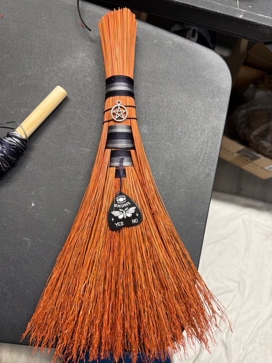 Orange/black Hawktail
